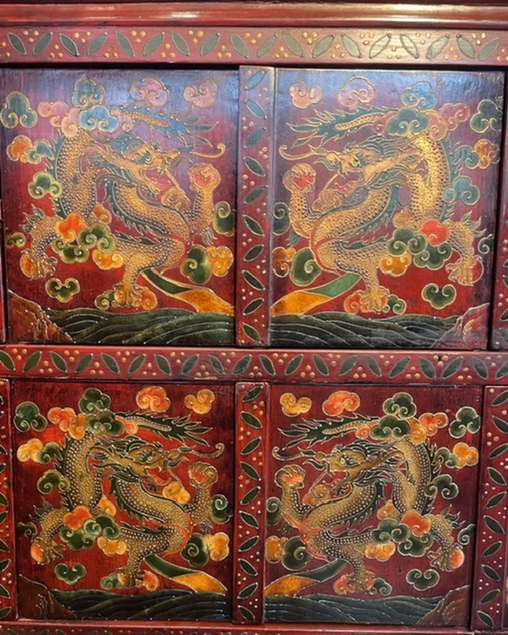 Tibetan buffet motifs