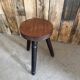 Tabouret tripode brutaliste