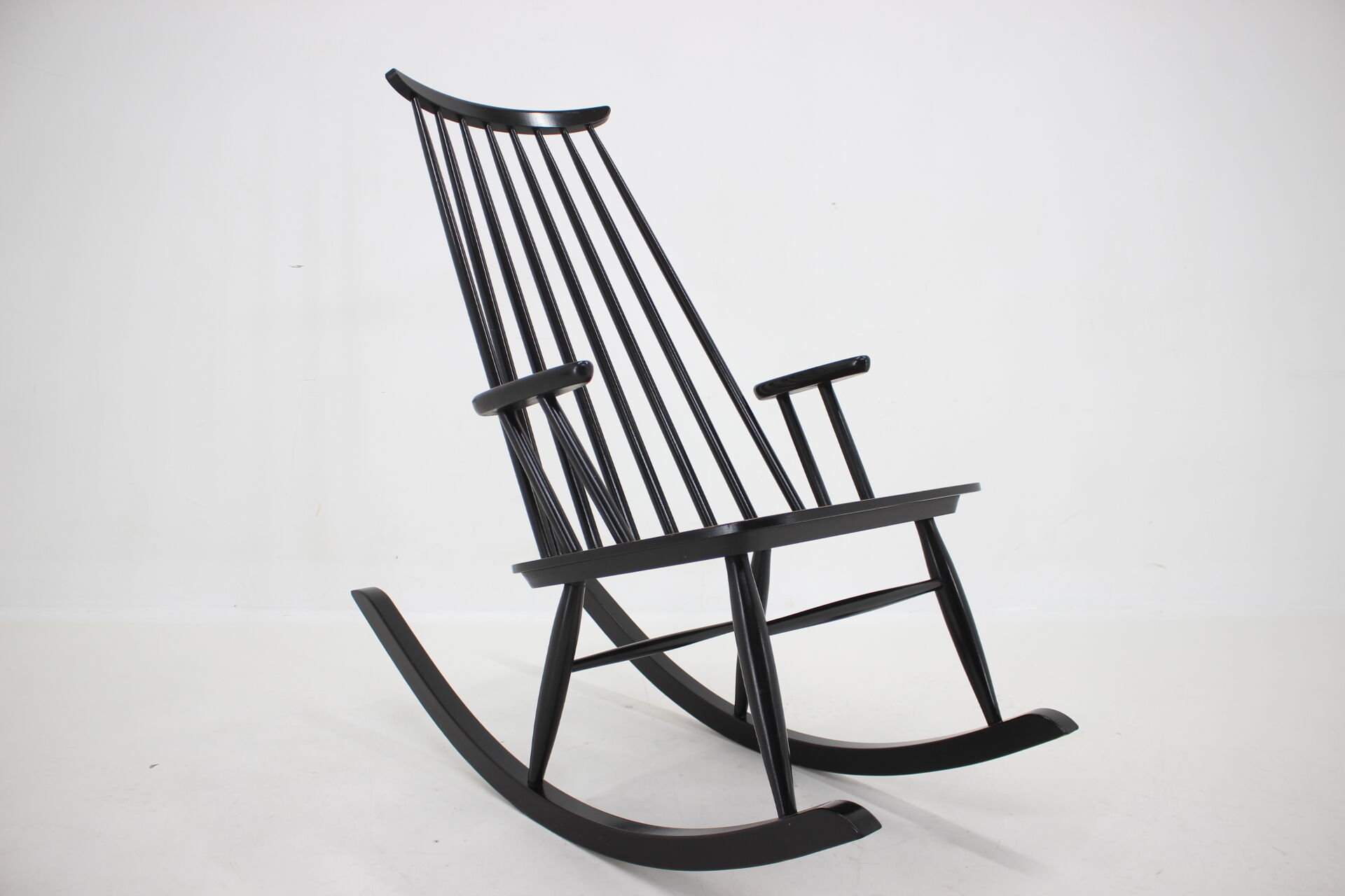 1960s Varjosen Puunjalostus Beech Rocking Chair, Finland