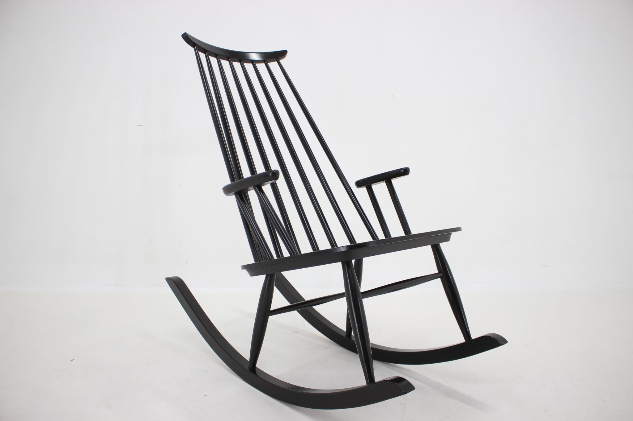 1960s Varjosen Puunjalostus Beech Rocking Chair, Finland
