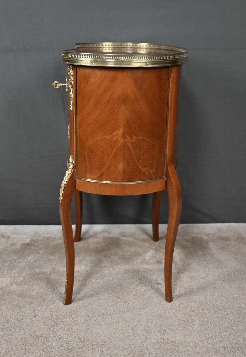 Small Kidney-Shaped Mahogany Chest of Drawers, Transition Style – Early 20th Century