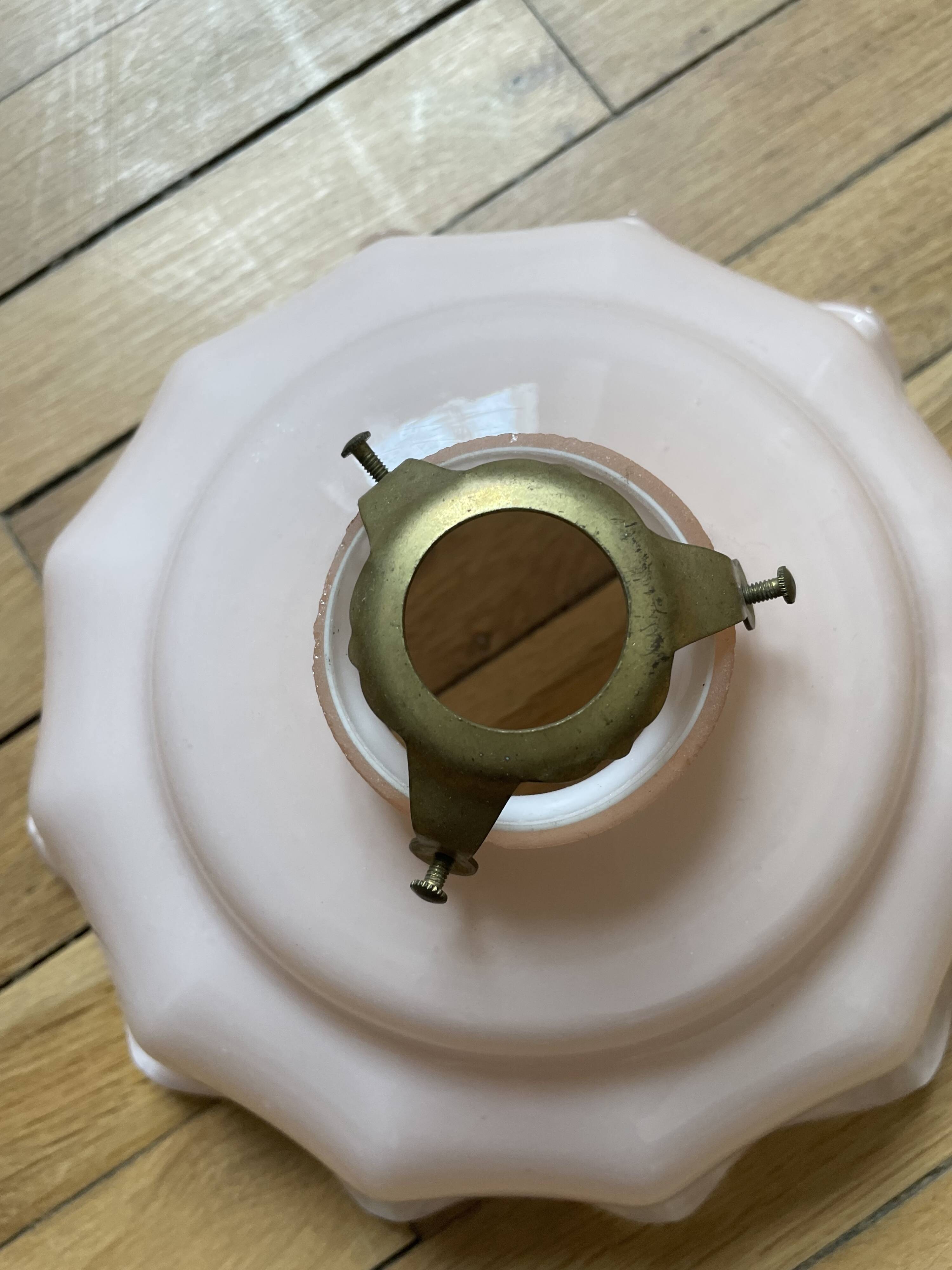 Abat-jour vintage en verre rose opalin de Tchécoslovaquie 250911