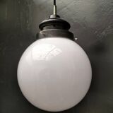 Opaline ball suspension