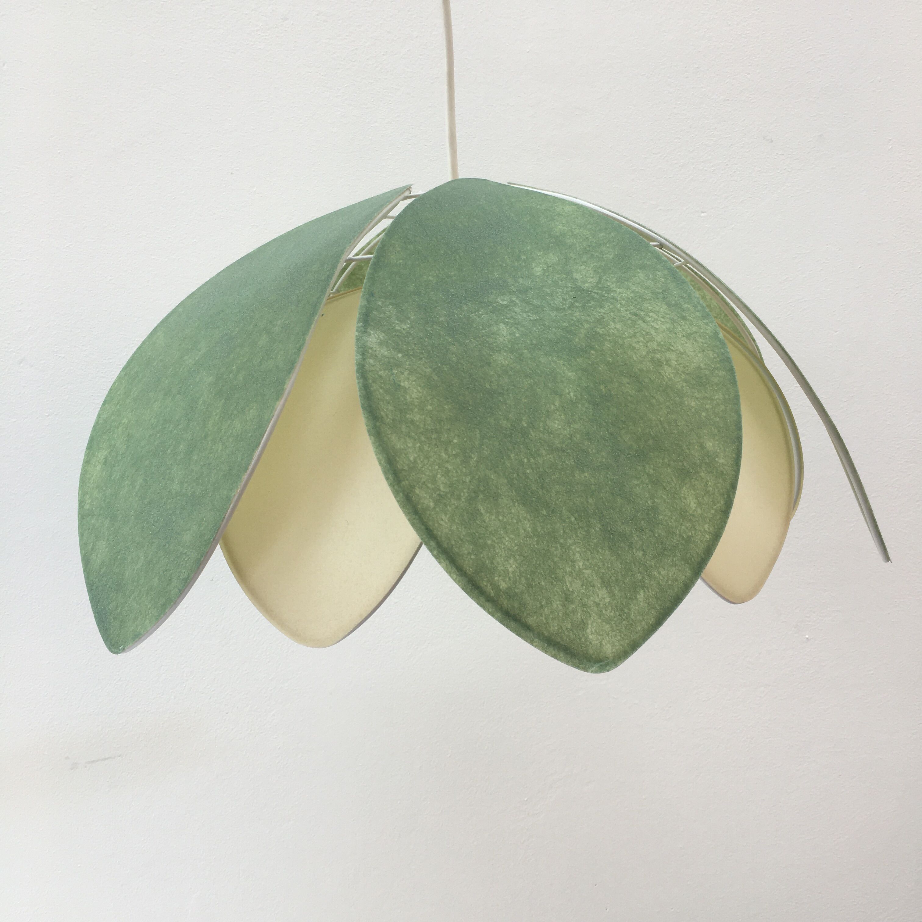 Lotus flower suspension