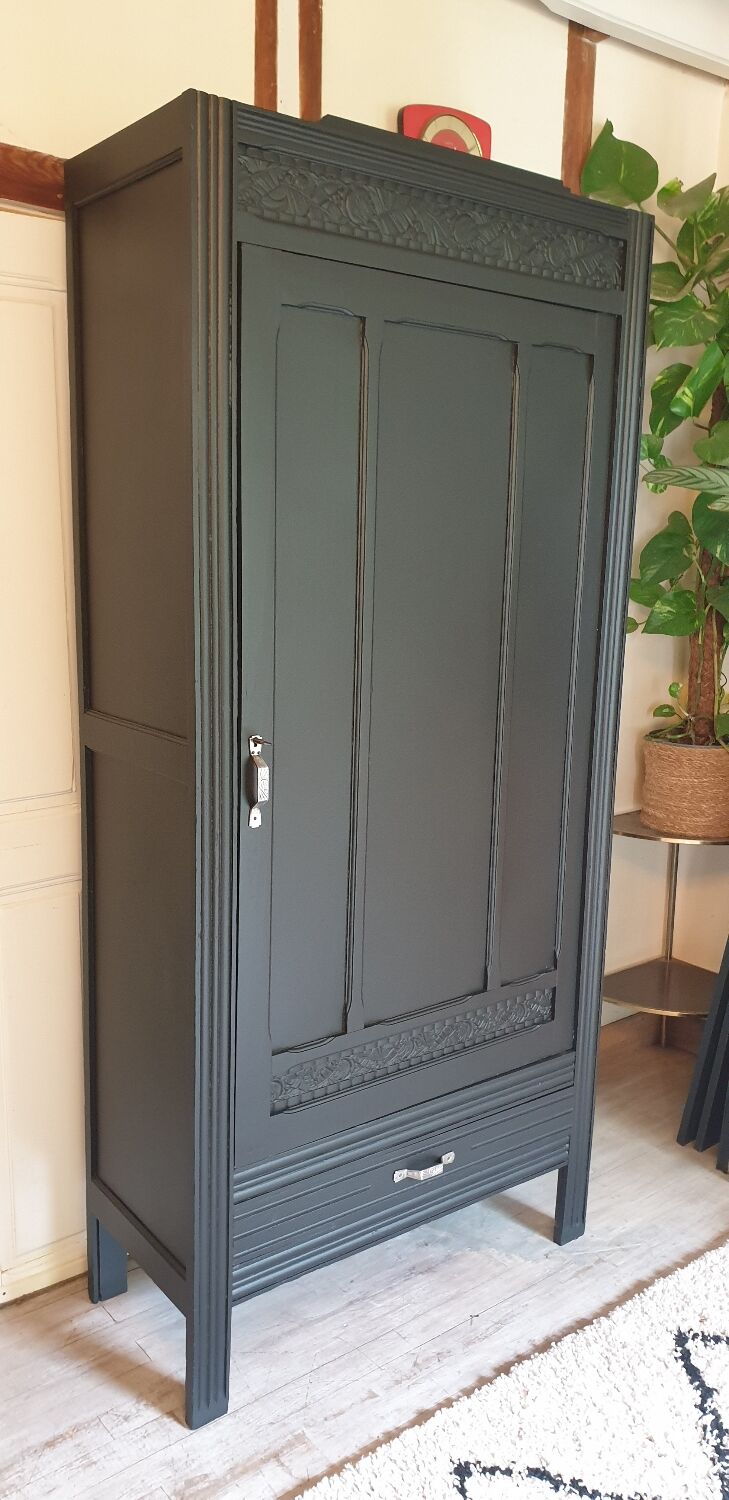 Armoire parisienne