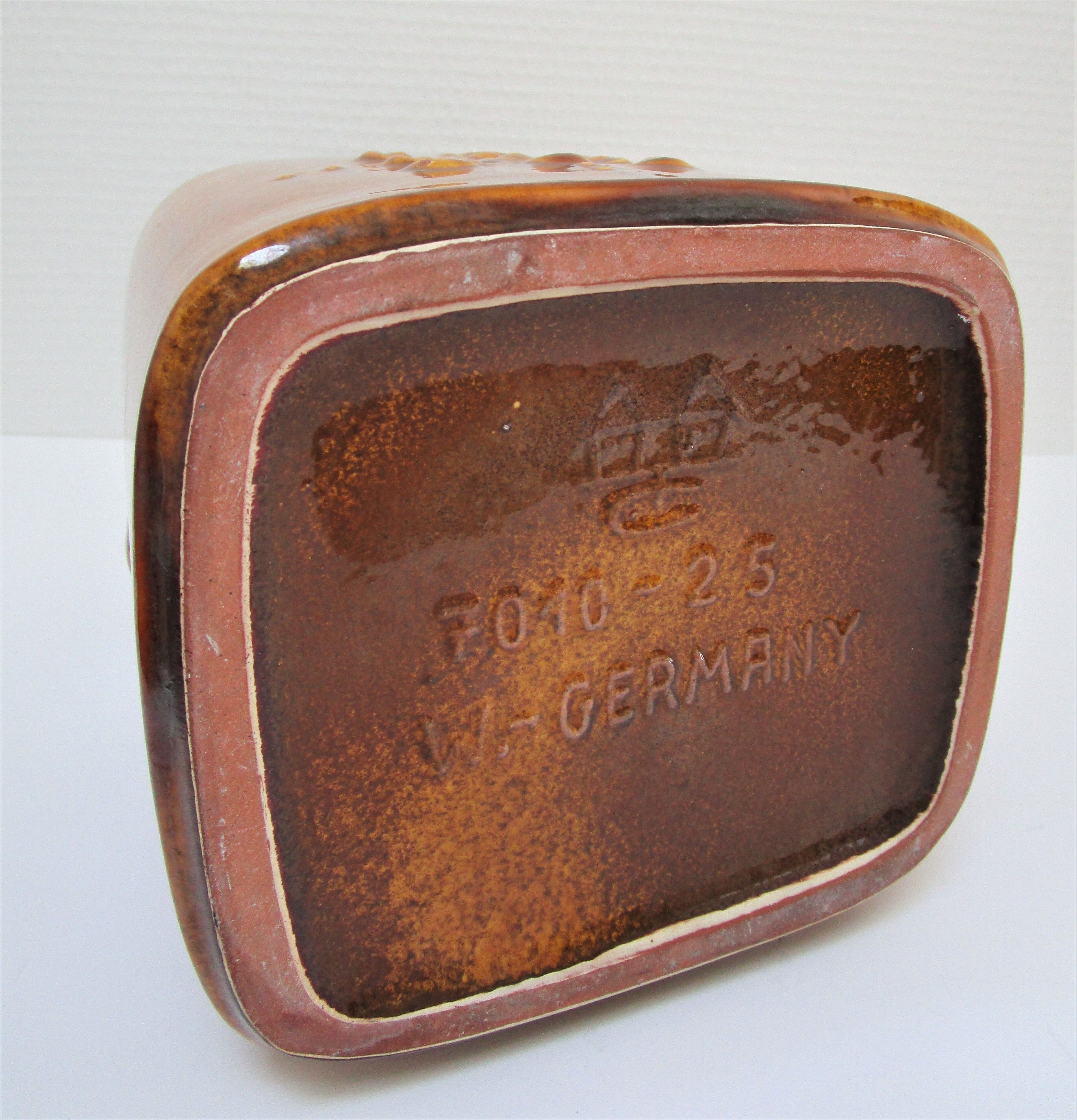 Ceramic vase design 70s