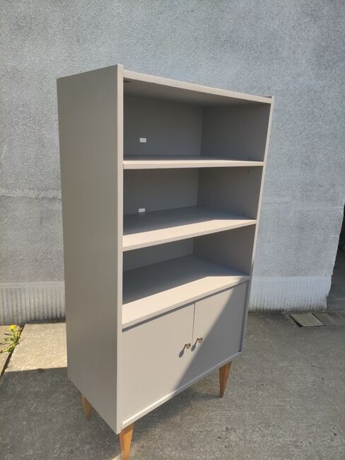Vintage library