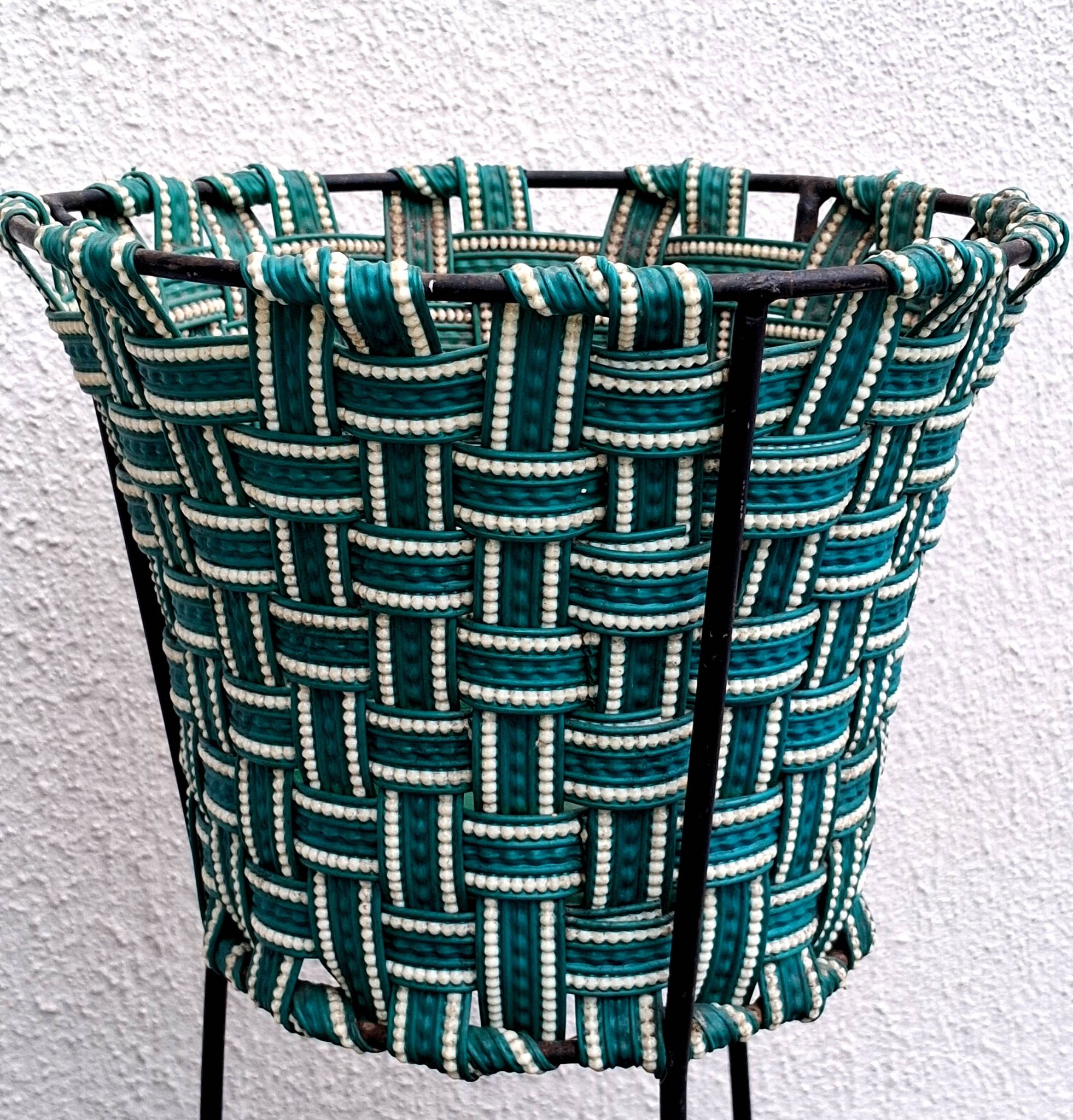 Tripod plant pot, made of scoubidou, vintage seventies.