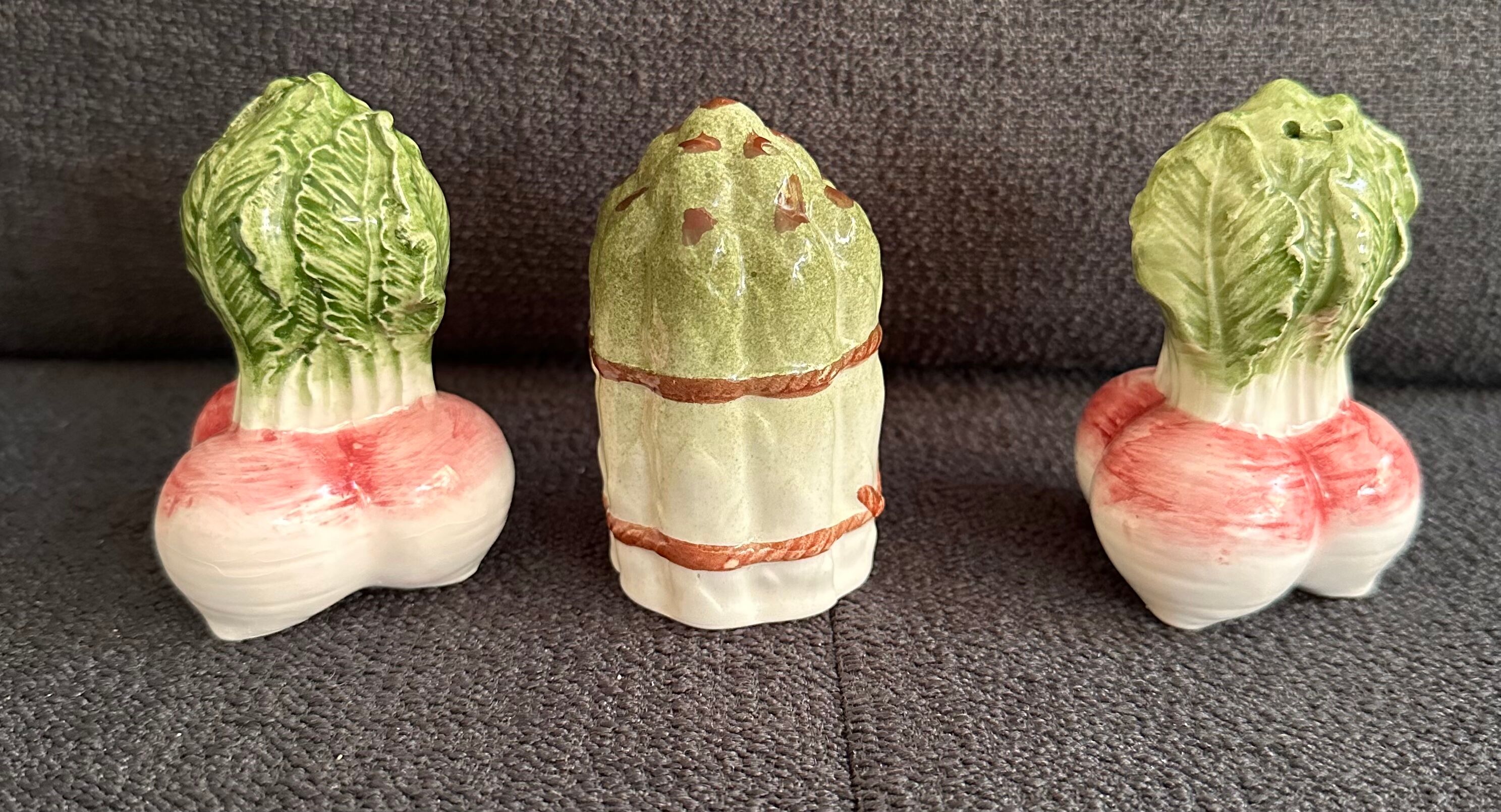 Pepper / salt shakers