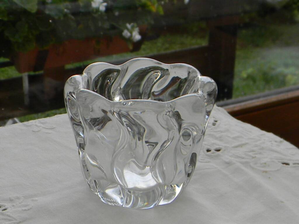 Small daum france crystal pocket tray.