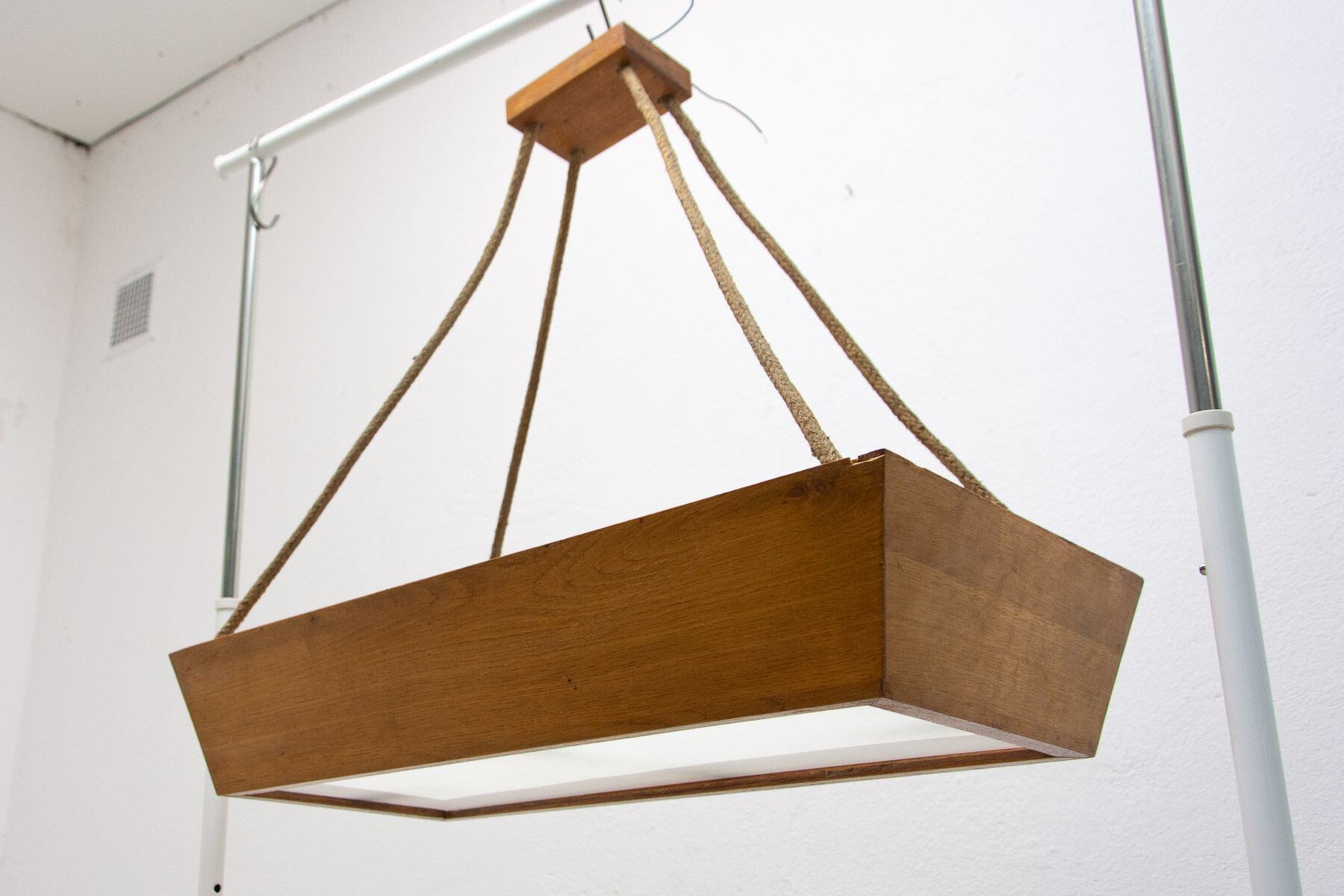 Suspension en bois par Krásná Jizba, années 1950, Tchécoslovaquie