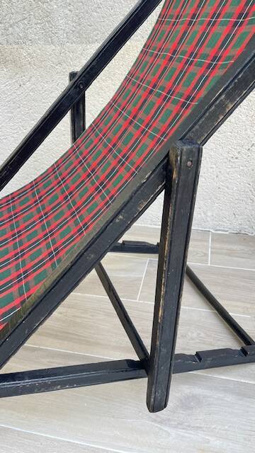 Vintage folding deck chair