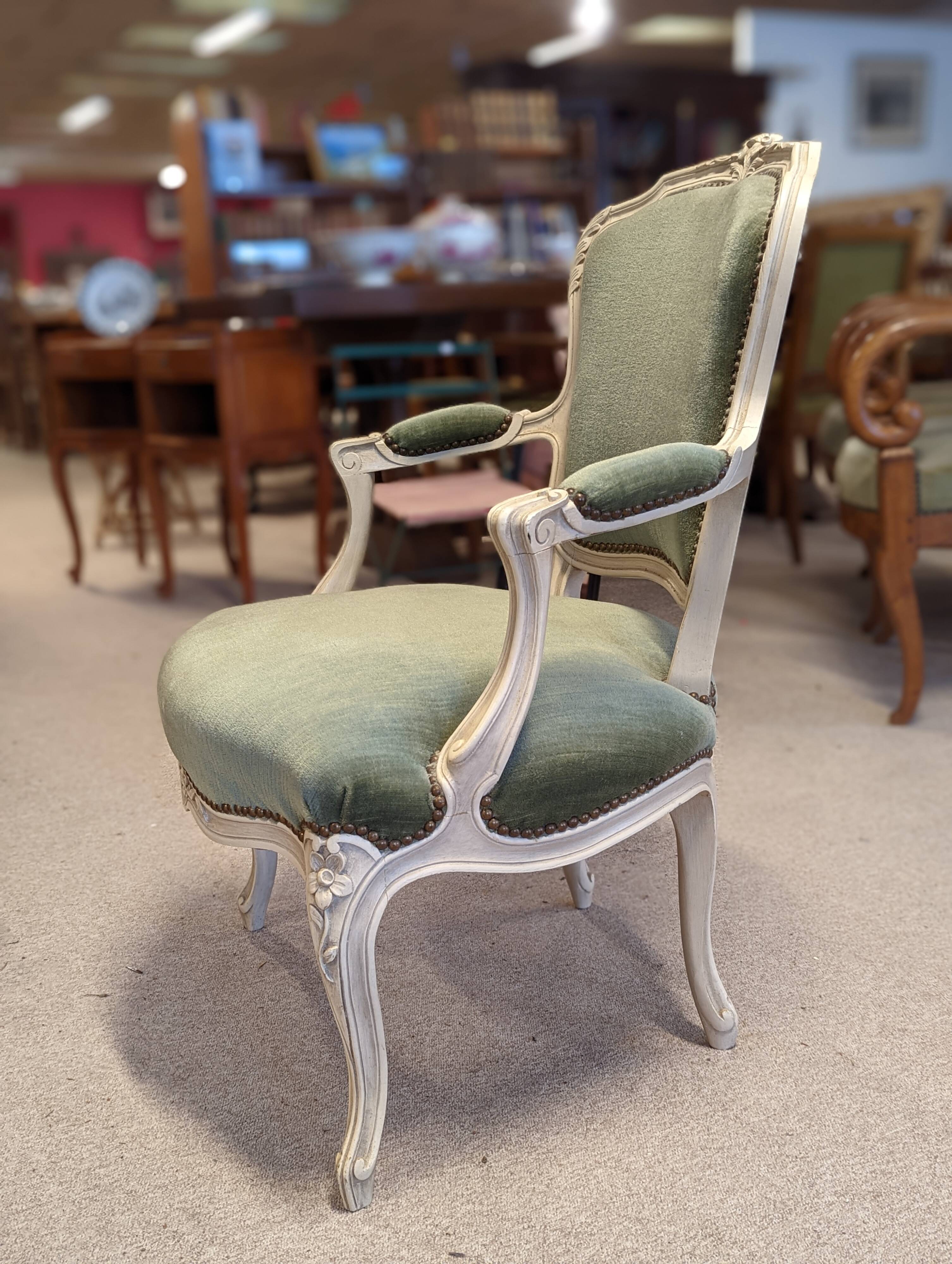 Paire de fauteuils Louis XV