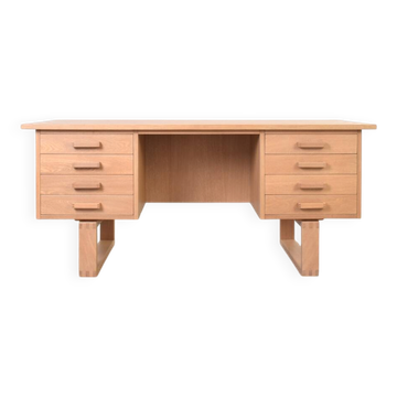 Bureau indépendant en chêne par Torben Valeur et Henning Jensen pour Dyrlund, années 1960.
