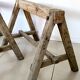 Table basse sur tréteaux anciens en bois