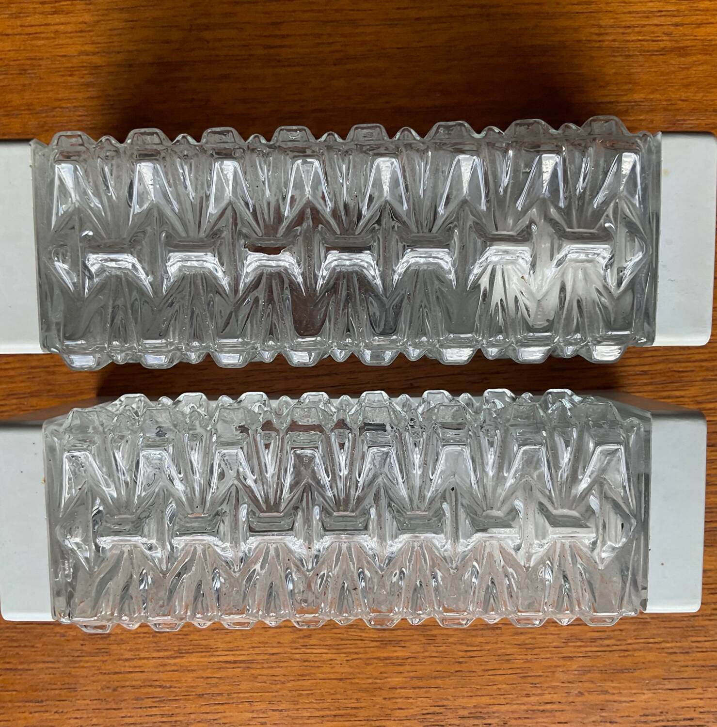 Paire d’appliques Erco en verre moulé années 70