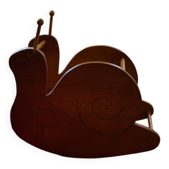 Rocking snail