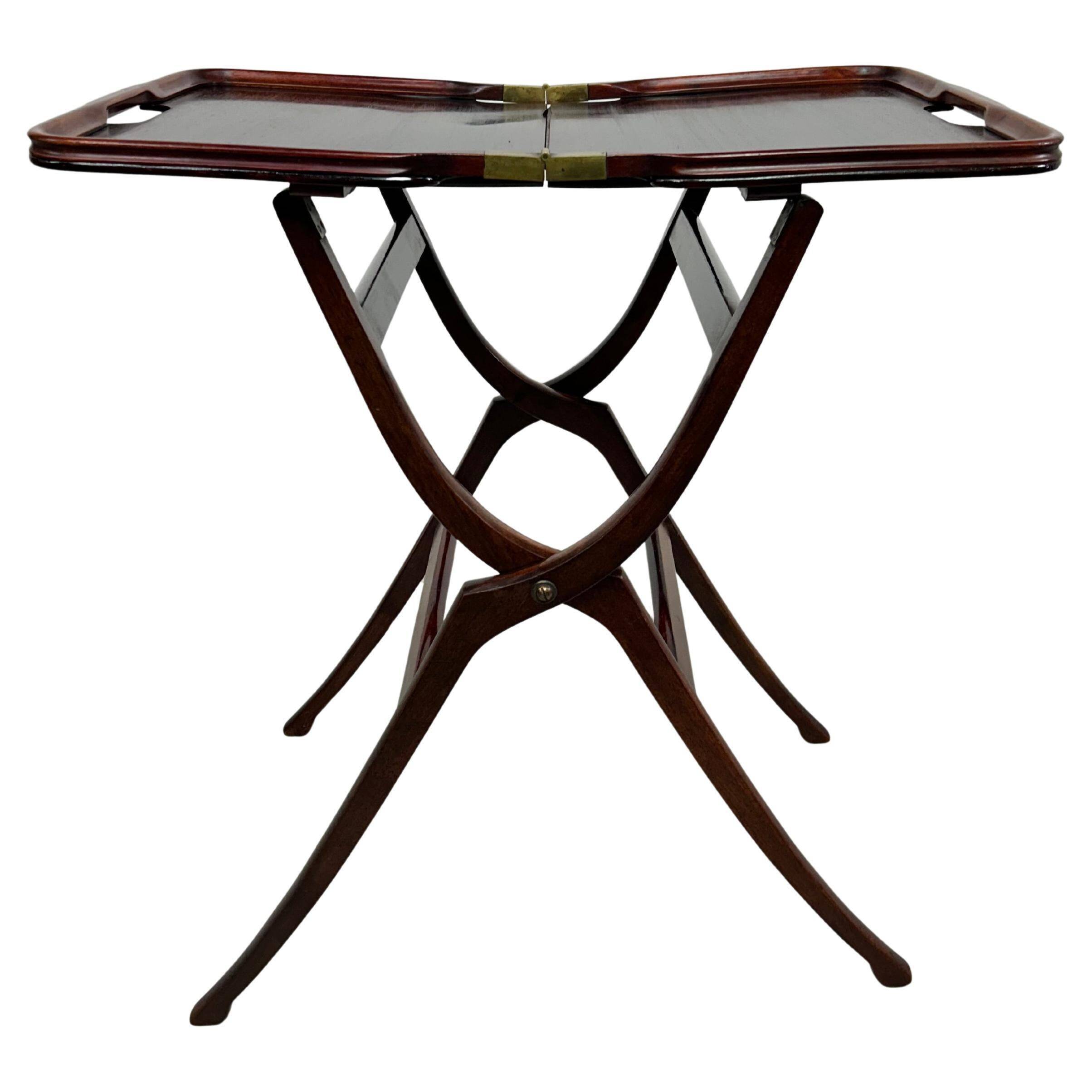 Folding table in mahogany in the style of the Vienna Secession.