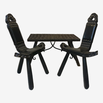 Table basse et chaises espagnoles