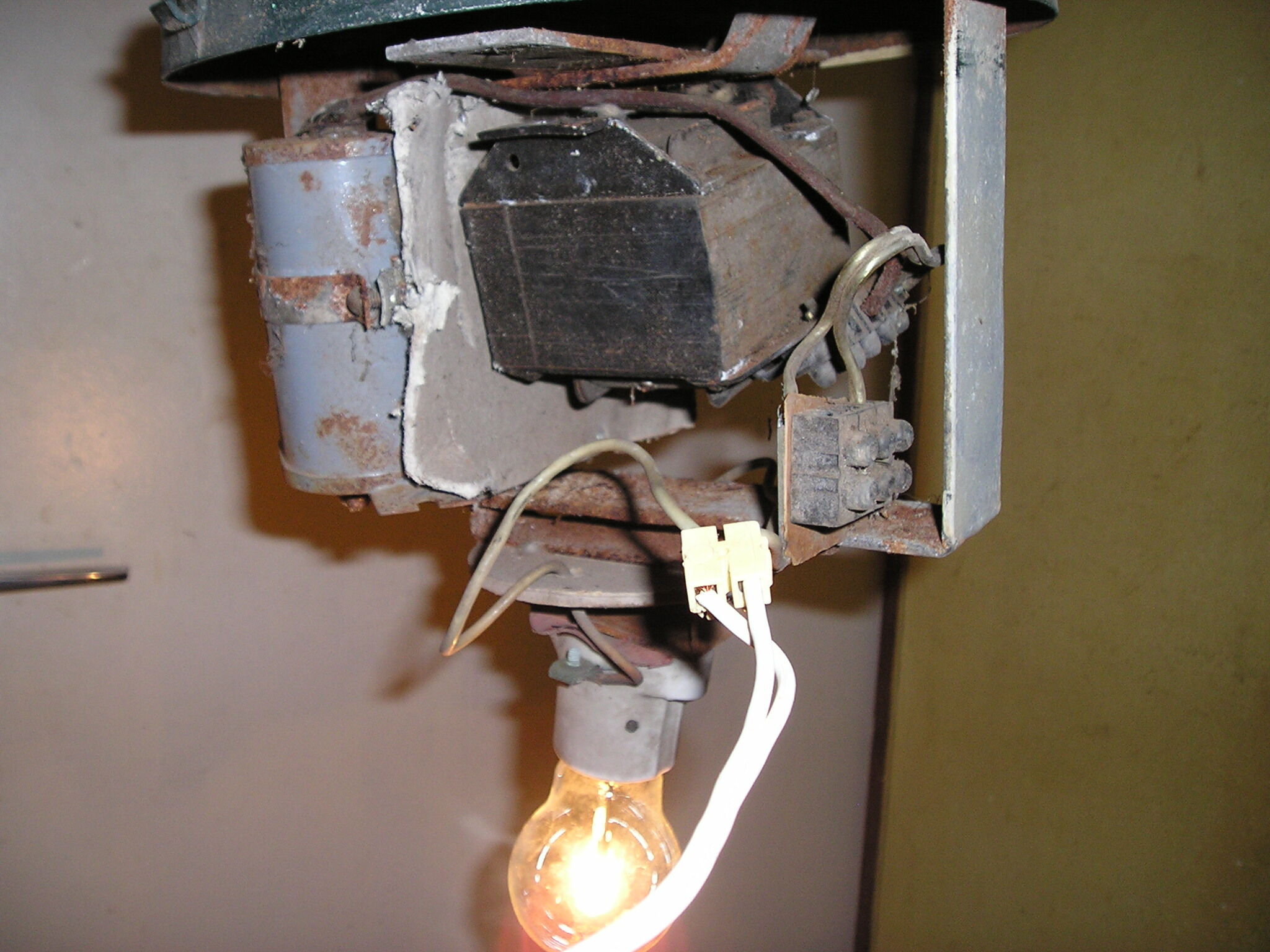 Industrial aluminum pendant light from the 60s/70s