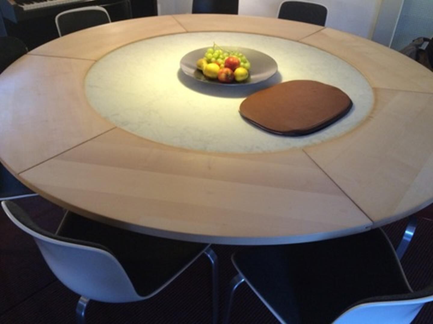 Kp54 + 54 A Poul Kjærholm Dining table