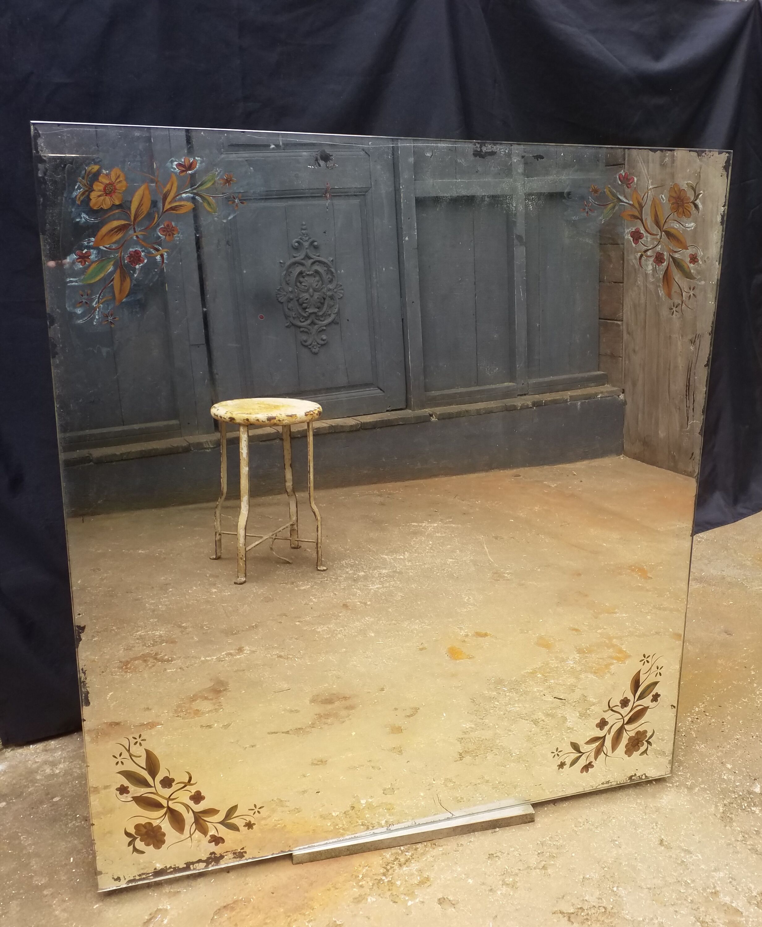 Stunning mirror 90x98cm