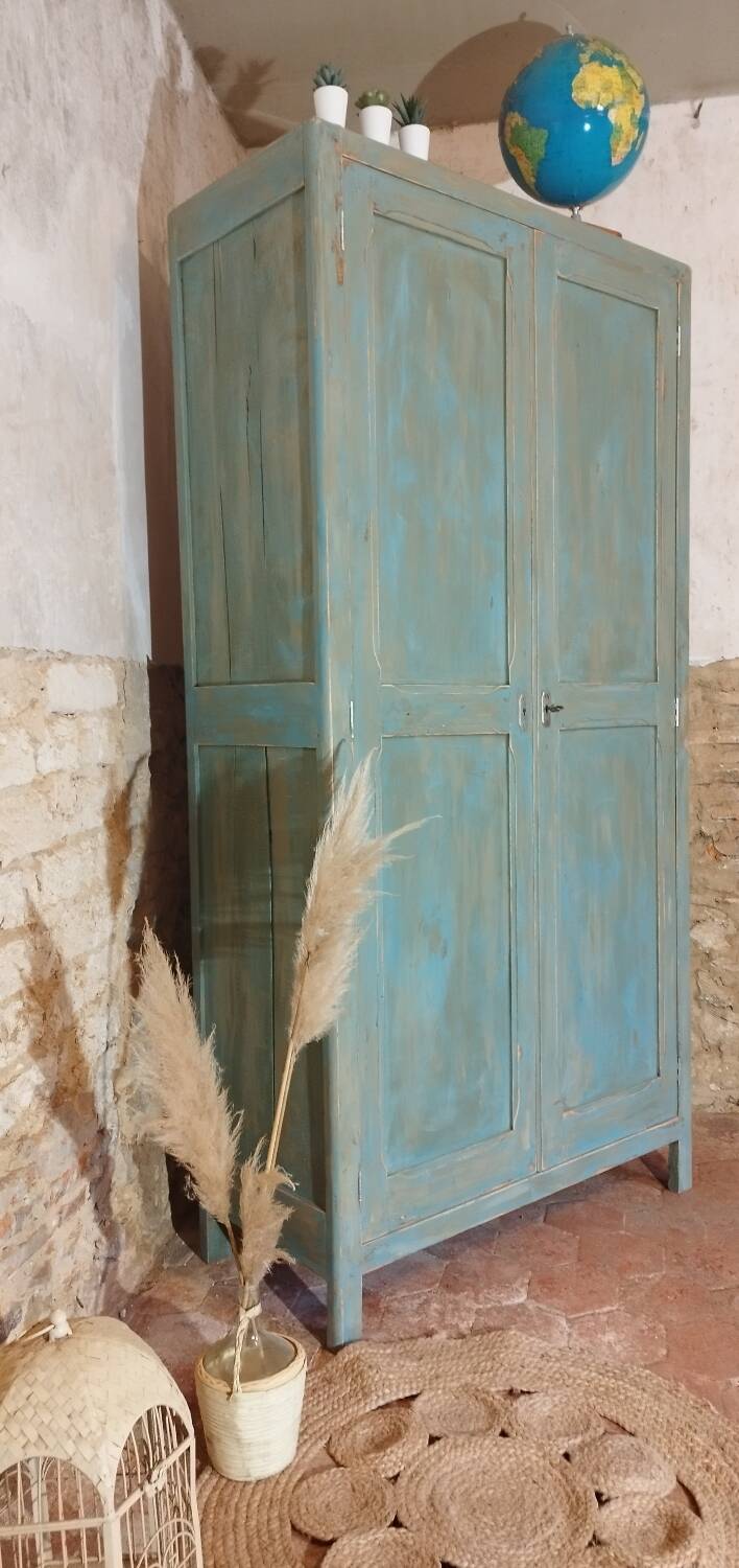 Armoire parisienne