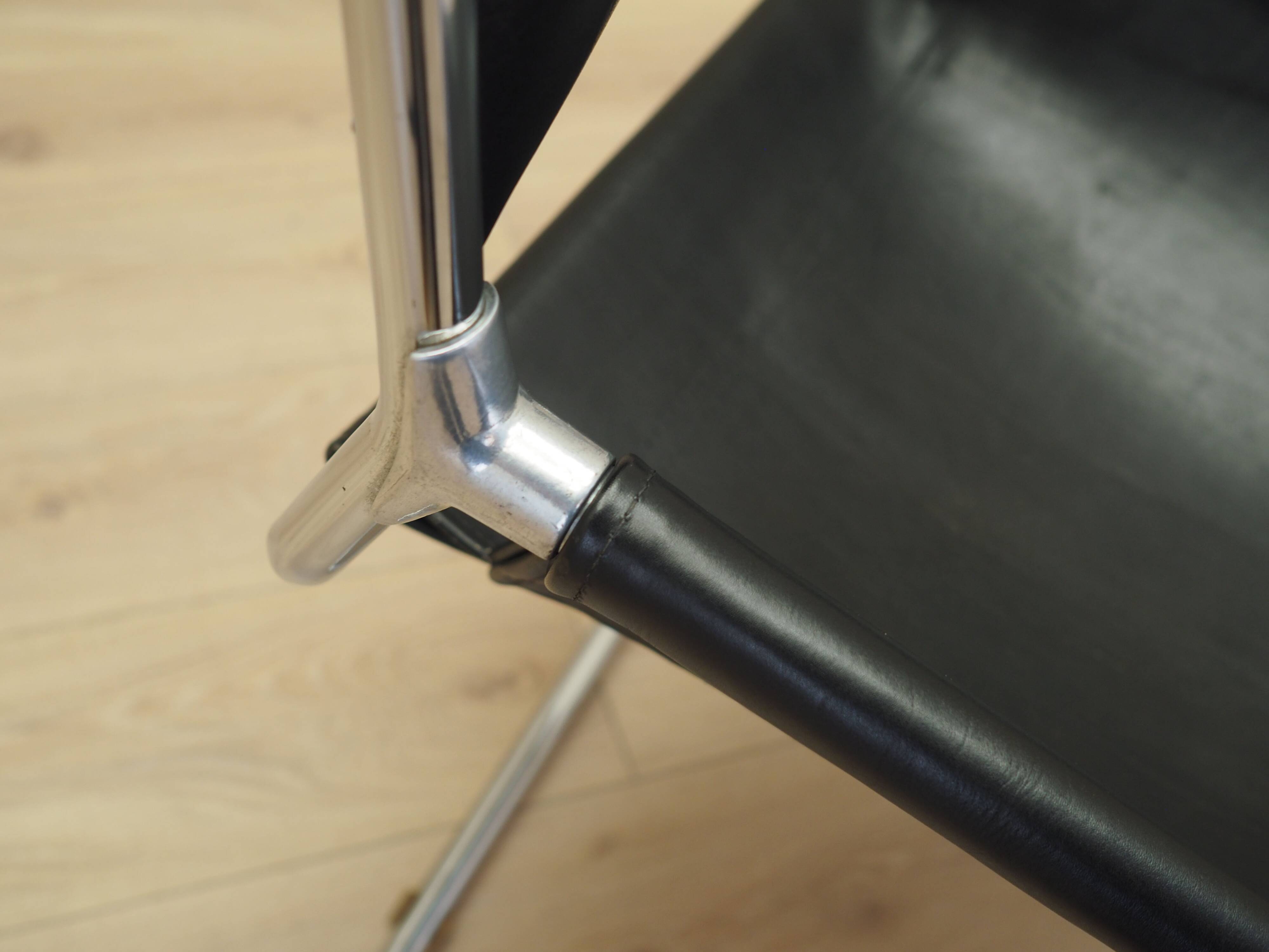 Leather chair, Italian design, 1970s, production: Italy