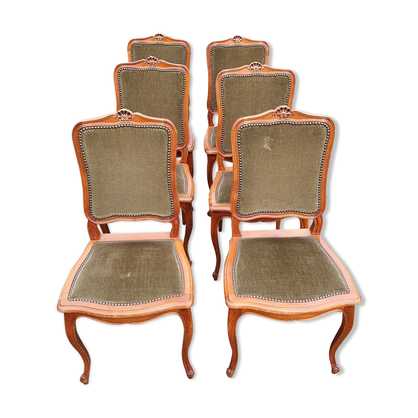 6 chaises de style Louis XV en velours vert olive