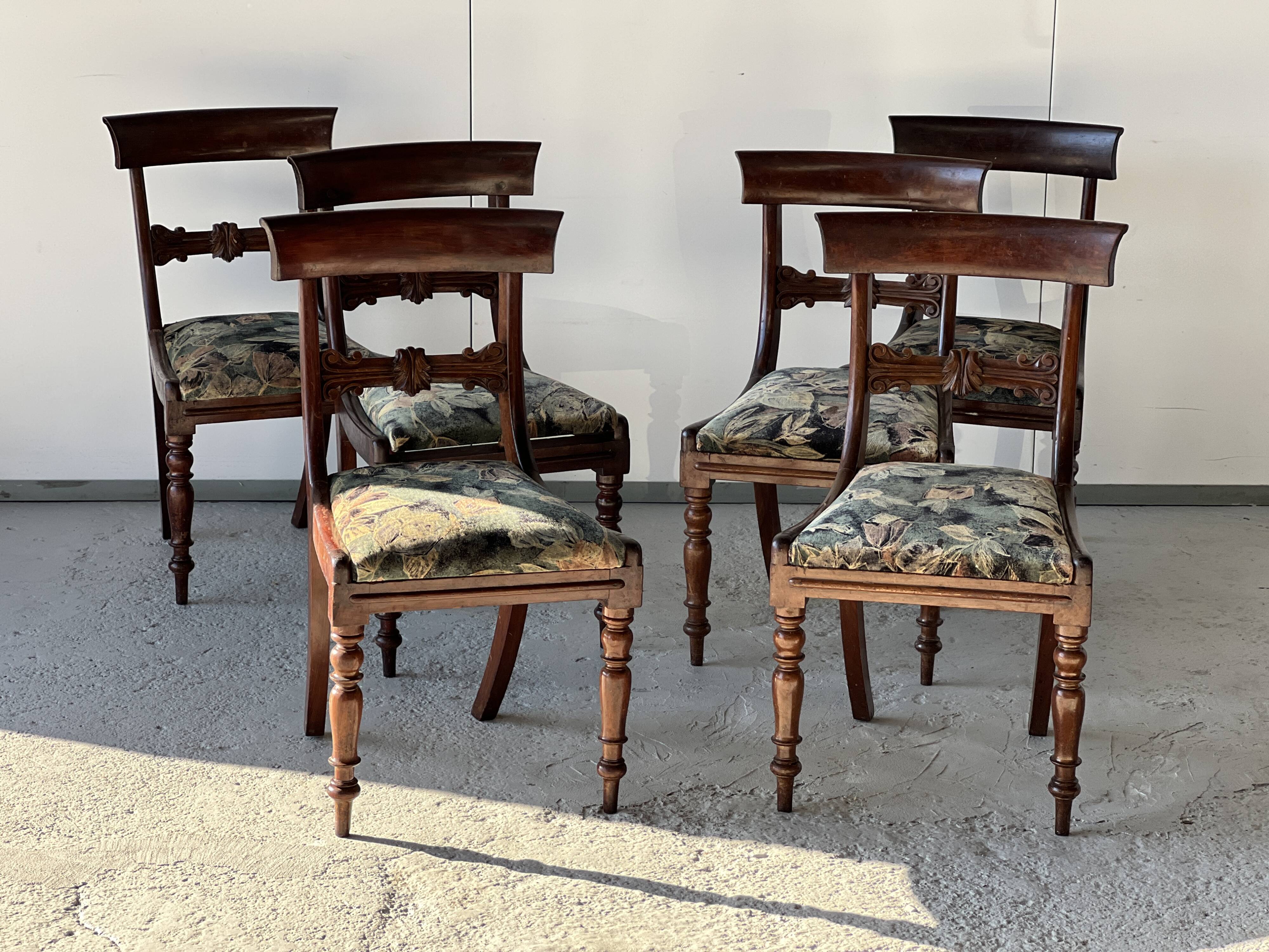 19th century mahogany dining room table and chair set, England, 1850s