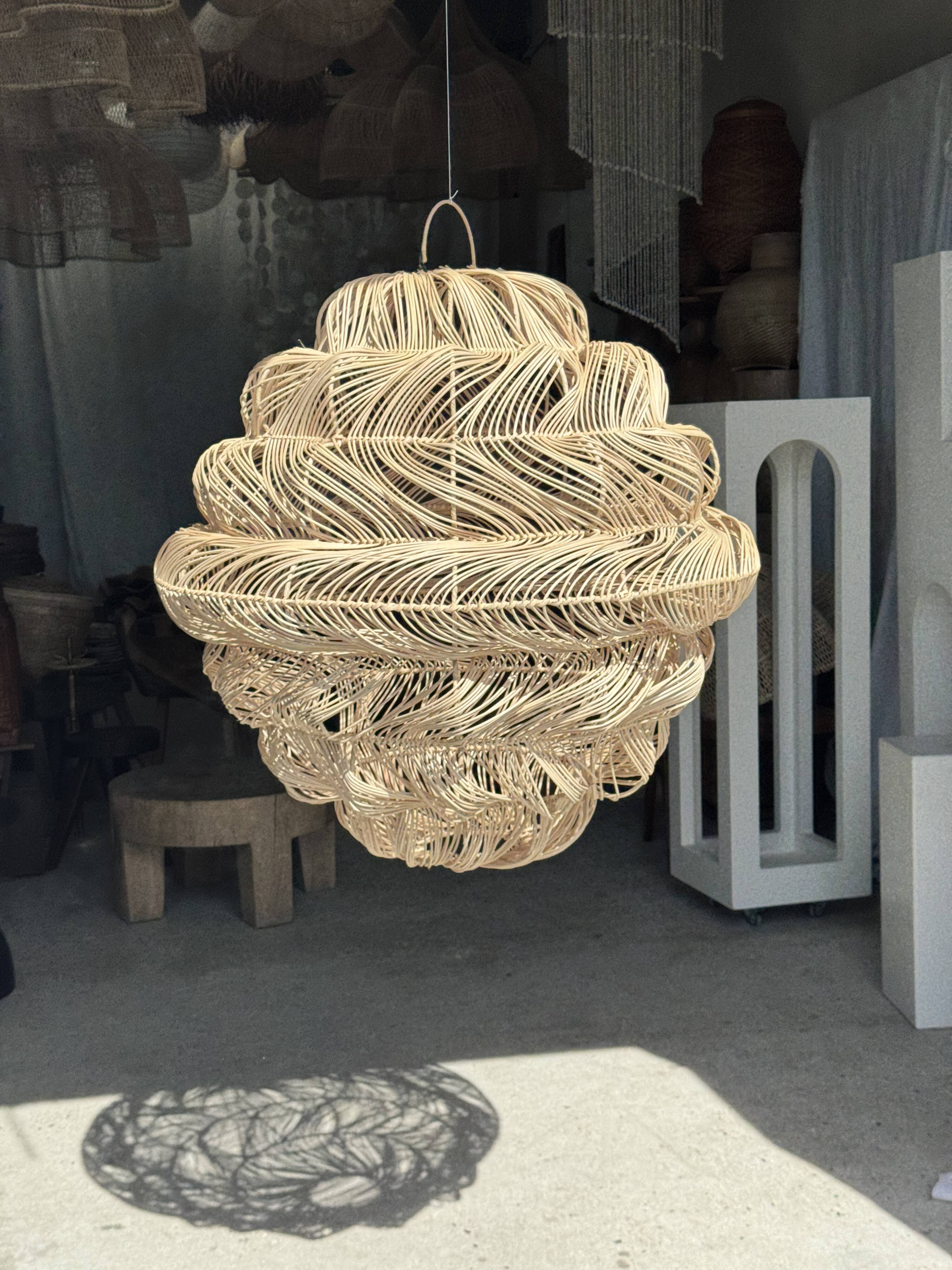 Suspension or rattan lampshade in an elongated spherical shape, layered H80 D