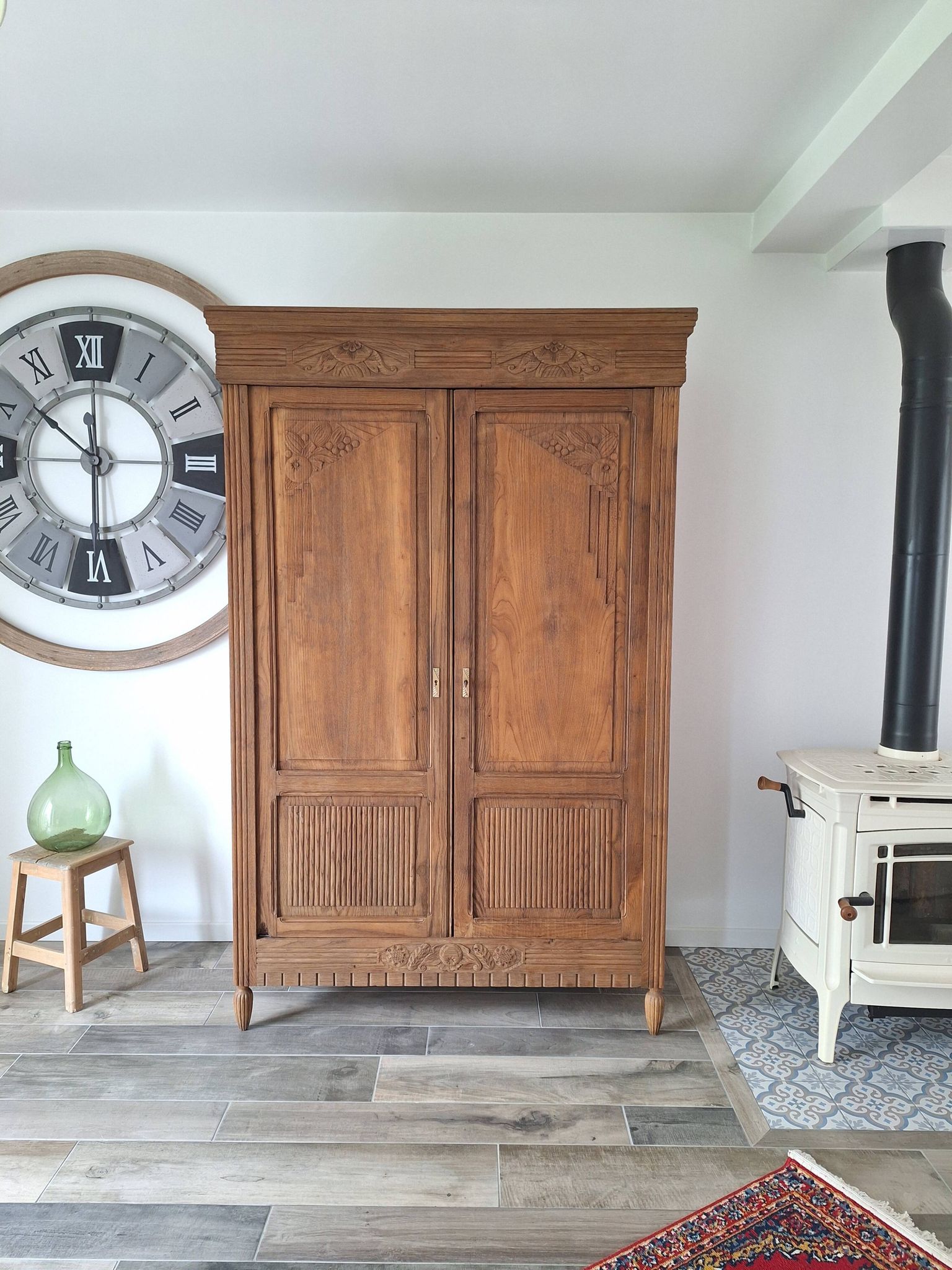 Wardrobe, oak linen cupboard from 1920.