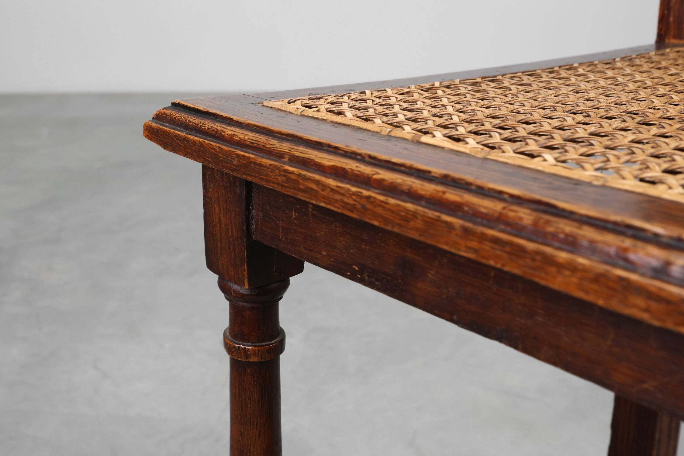 Chaise en bois et rotin française antique, vers 1900