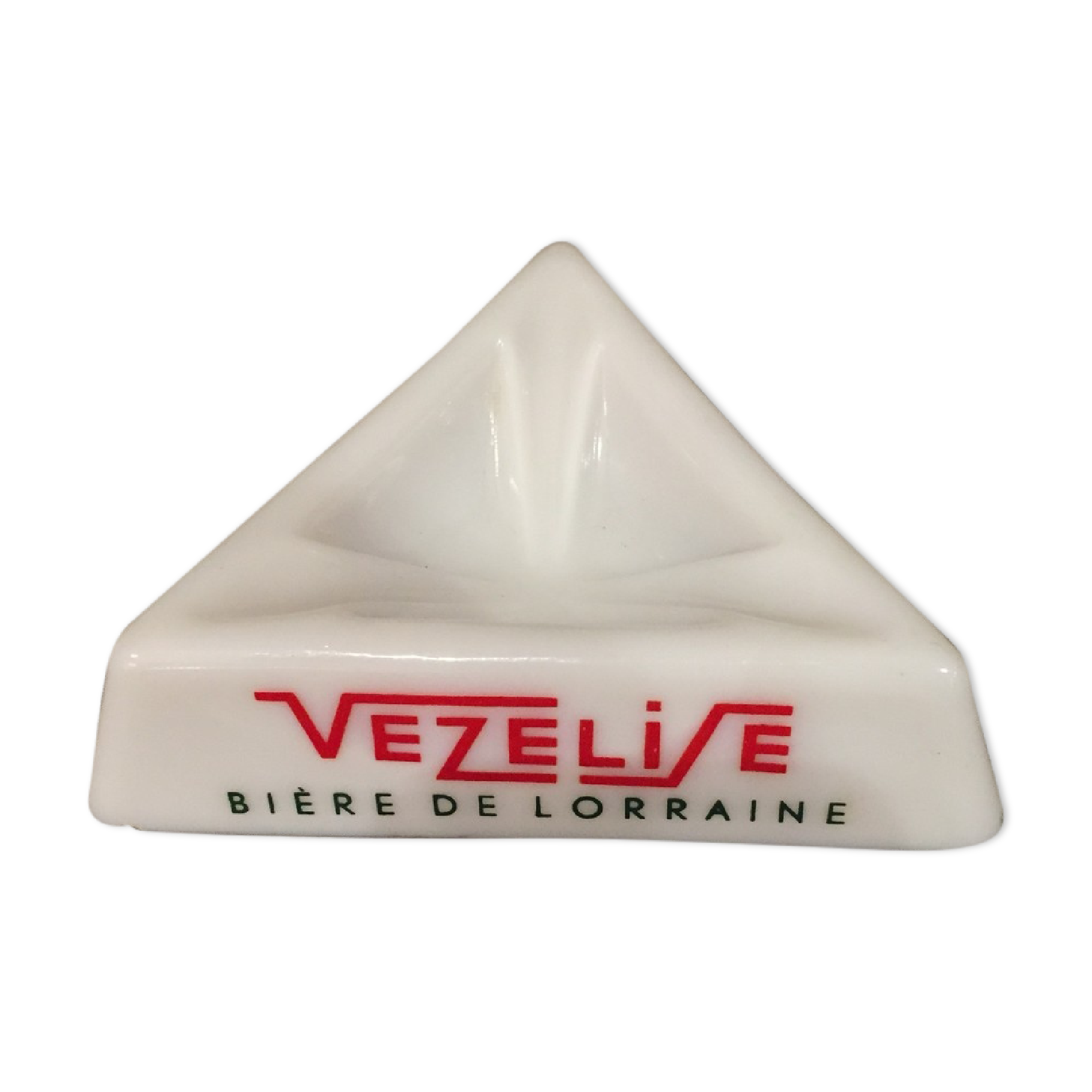 Advertising ashtray beer of vezelise triangular shape