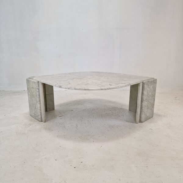 Italian Teardrop Shaped Marble Coffee Table, 1980s
