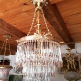 Lustre en bronze à pampilles en cristal taillé d'époque de la fin du XIX ème.