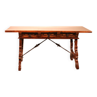 Spanish walnut console - 17th century