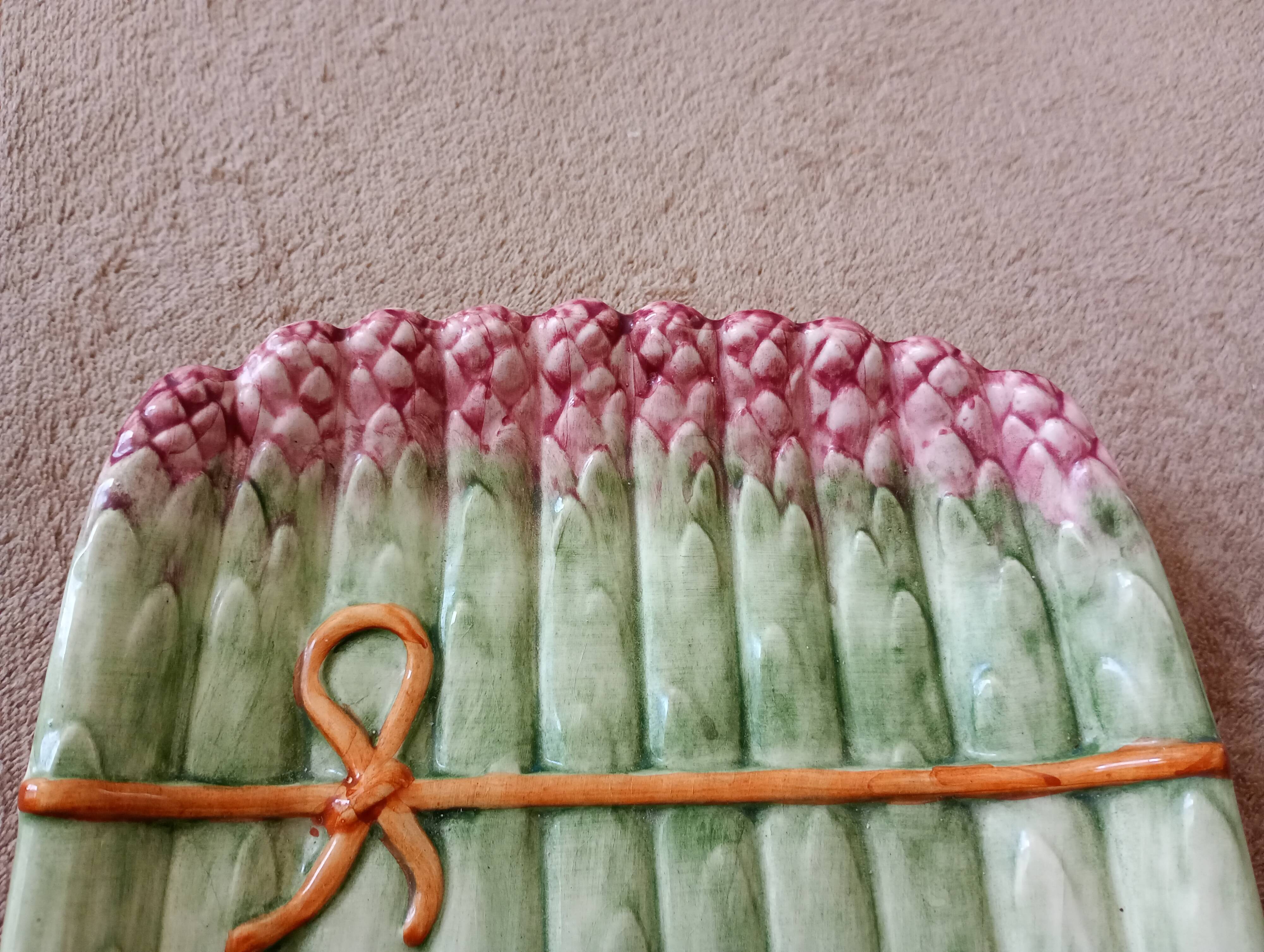 Asparagus barbotine dish