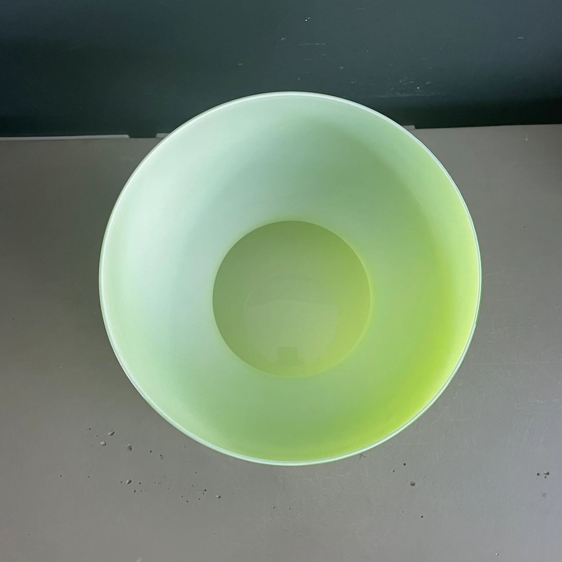 Vase diabolo par Anne Nilsson pour IKEA