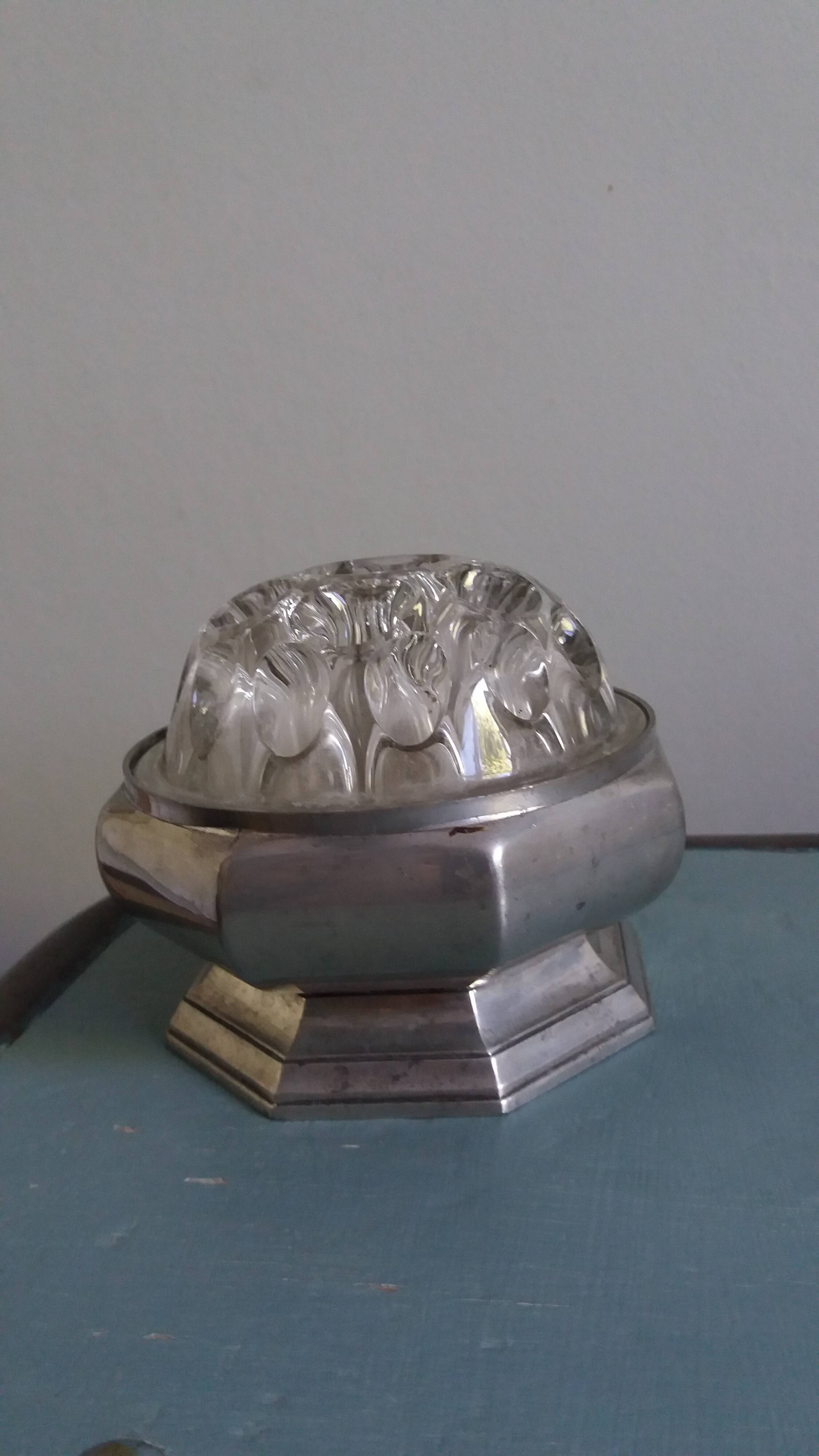 Flower vase in glass VMC Reims and pewter bowl from Manoir Paris
