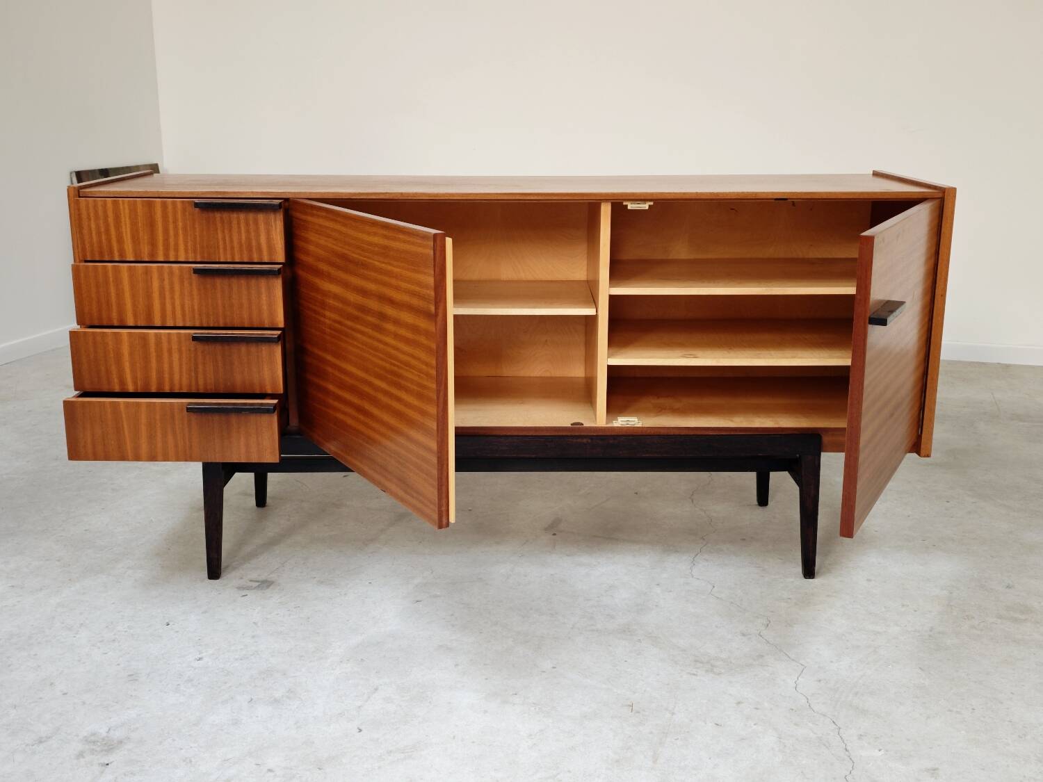 Enfilade meuble de rangement Frantisek Mezulanik pour Up Zavody  1960