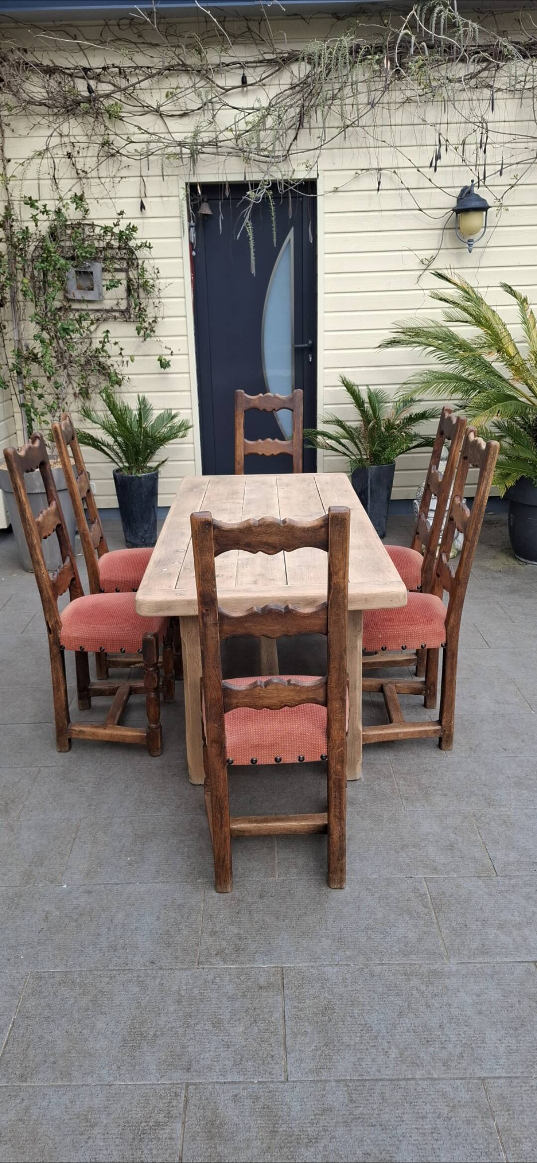 Lot de chaises espagnol