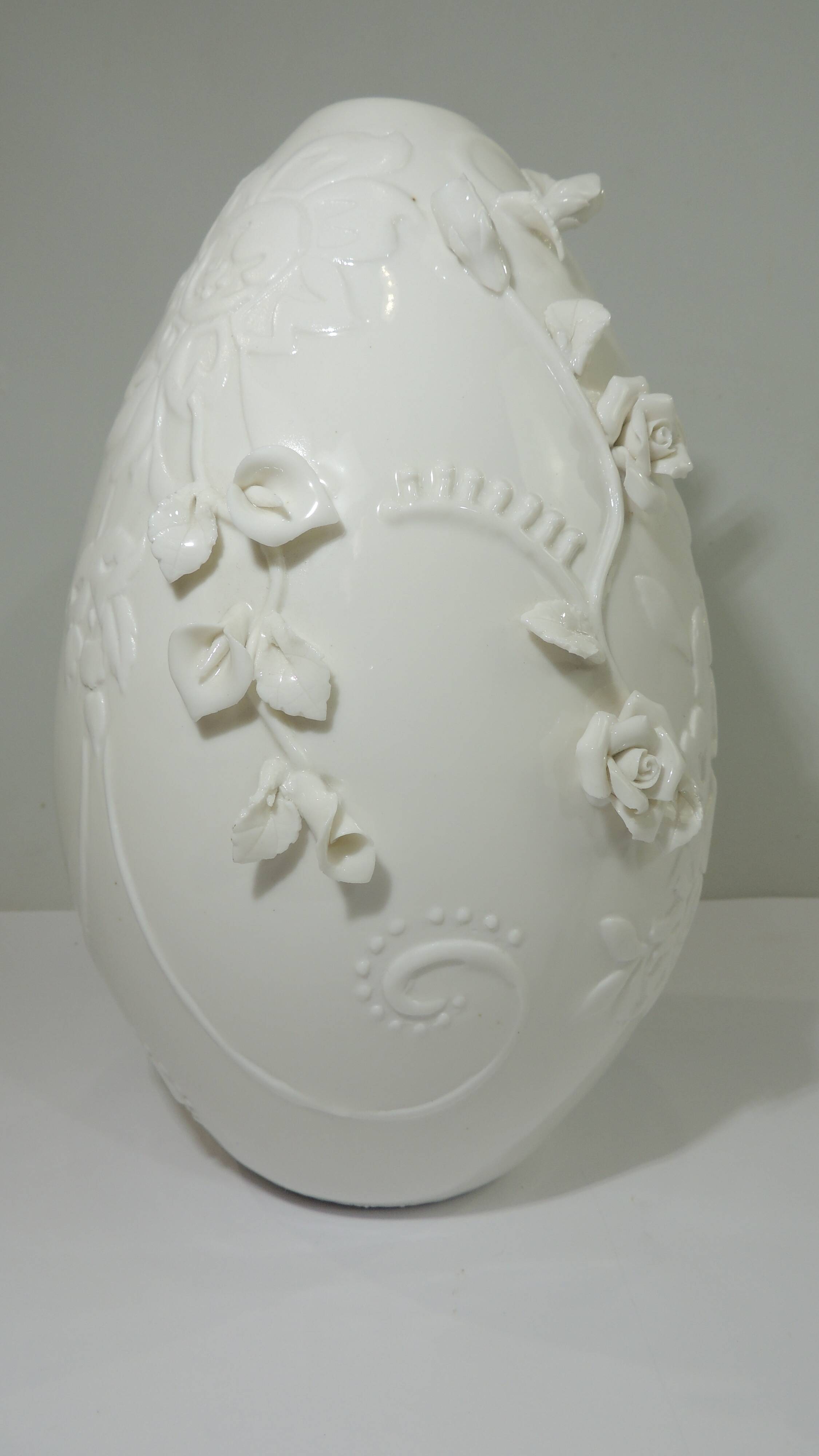 Slush porcelain vase / vintage