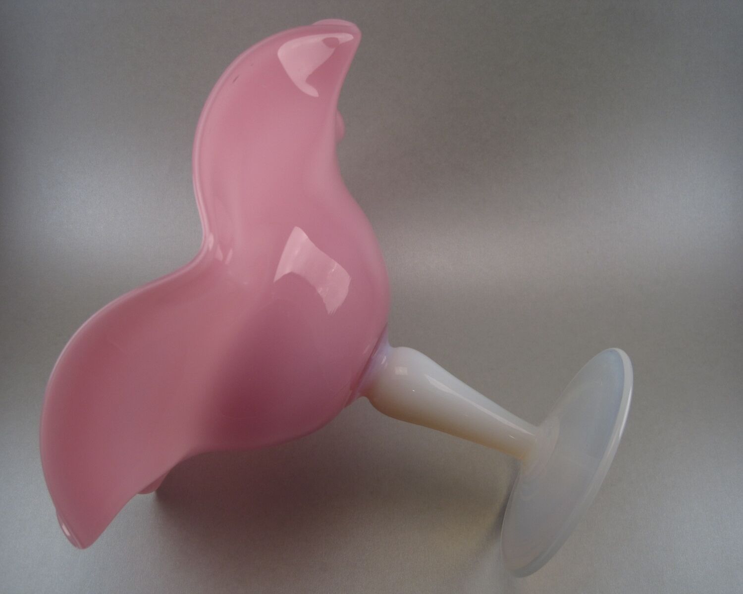 Cup on piedouche in pink opaline and translucent white period XX th