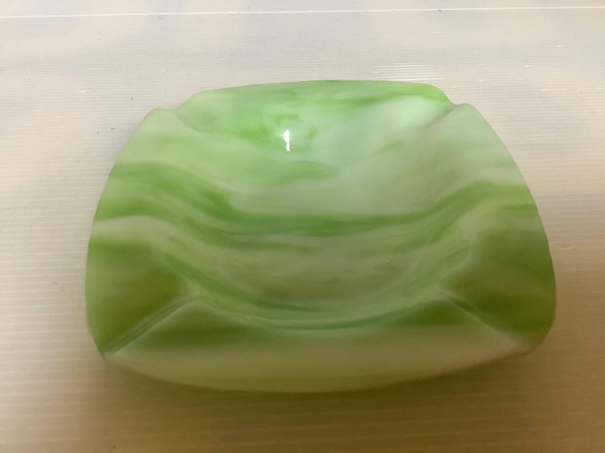 Vide poche cendrier pâte de verre verte