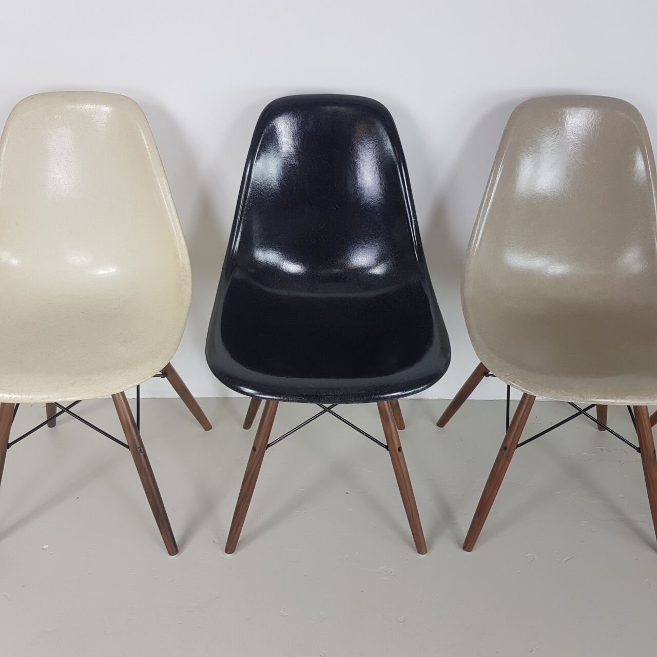 DSW side chairs by Charles & Ray Eames edition Herman Miller
