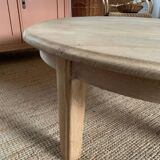 Round coffee table