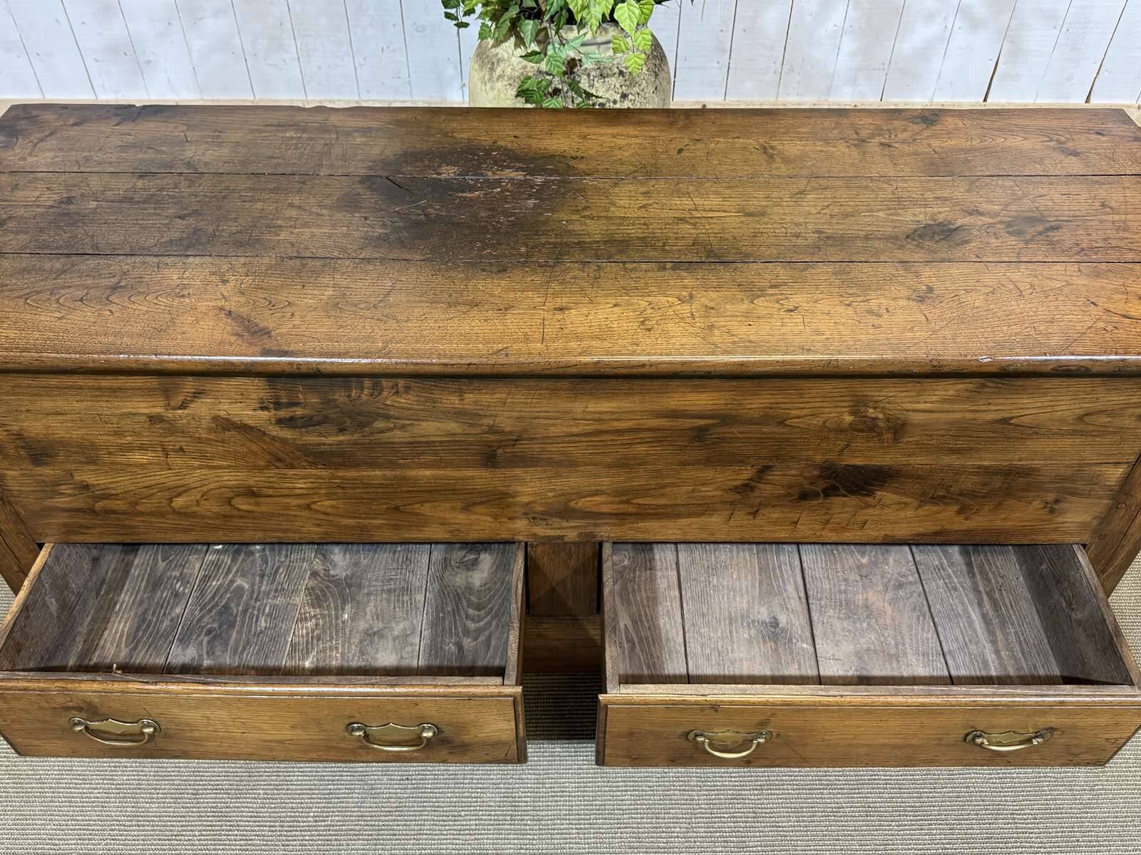 Louis XV 19th-century chest in chestnut with 2 drawers.