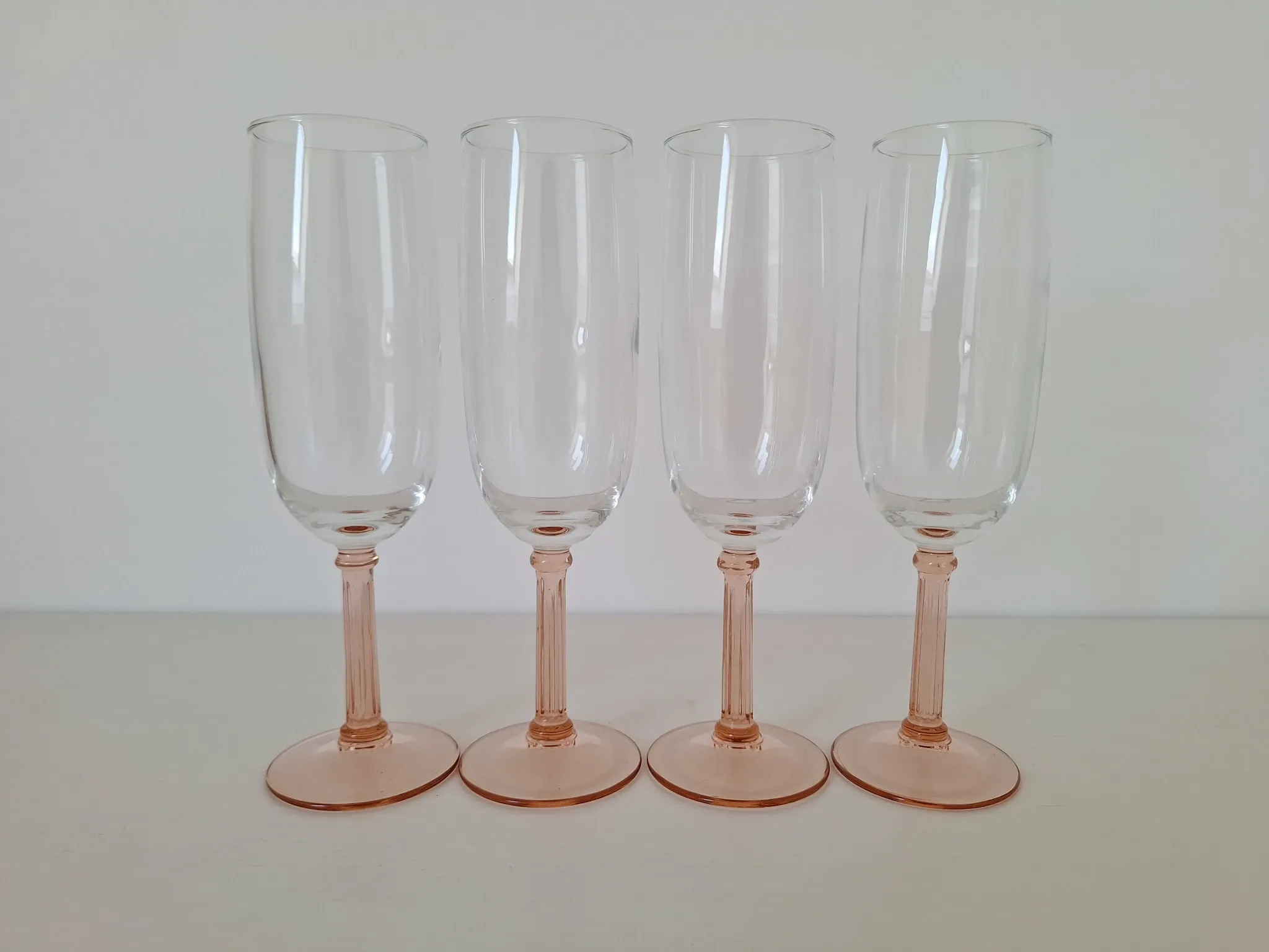 Vintage pink champagne flute Luminarc