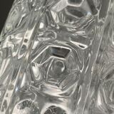 Vase en verre travaillé motifs géométriques